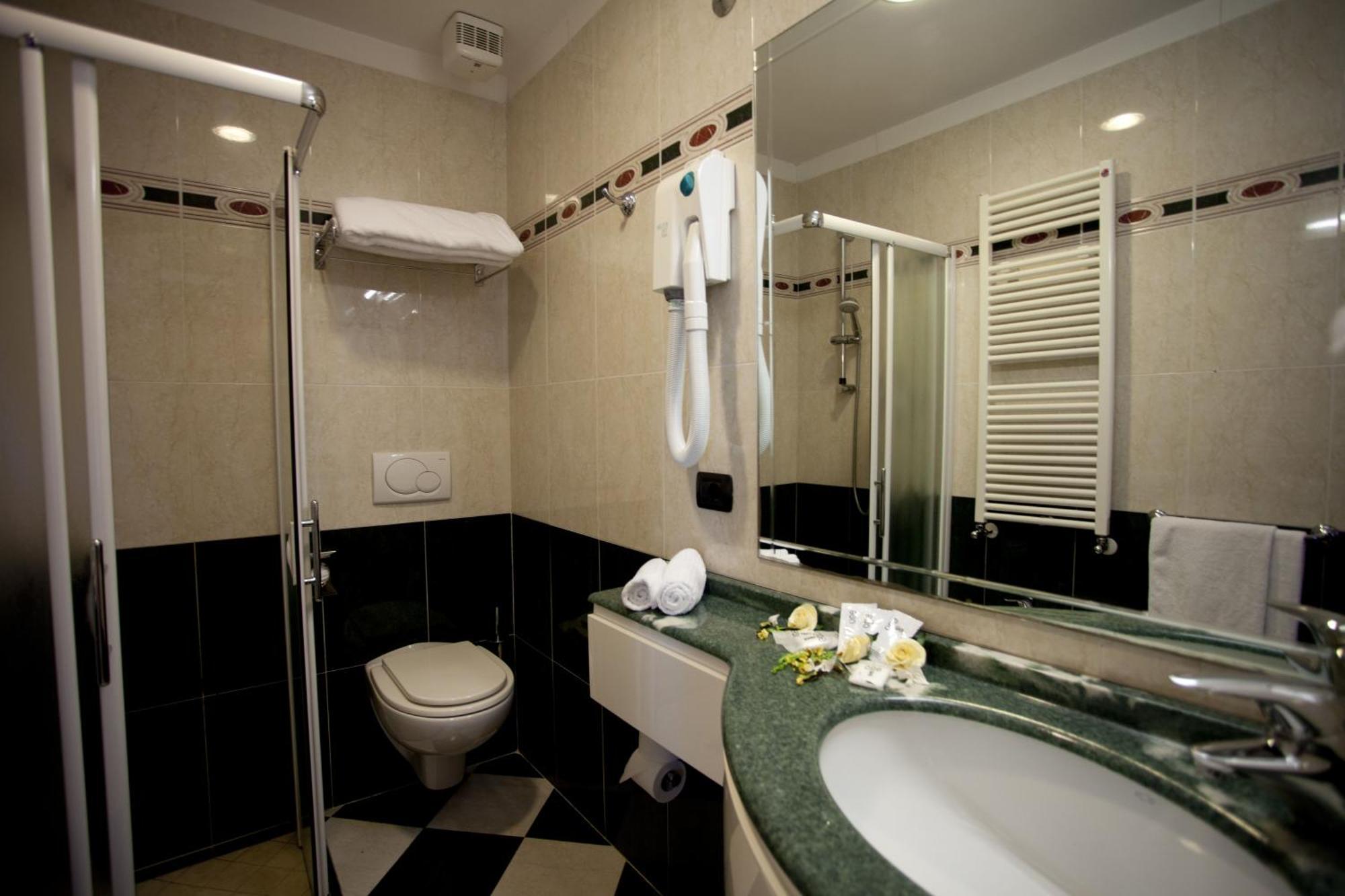 Hotel Palm Beach B&B Sea View Rimini Buitenkant foto