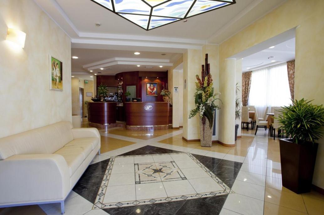 Hotel Palm Beach B&B Sea View Rimini Buitenkant foto