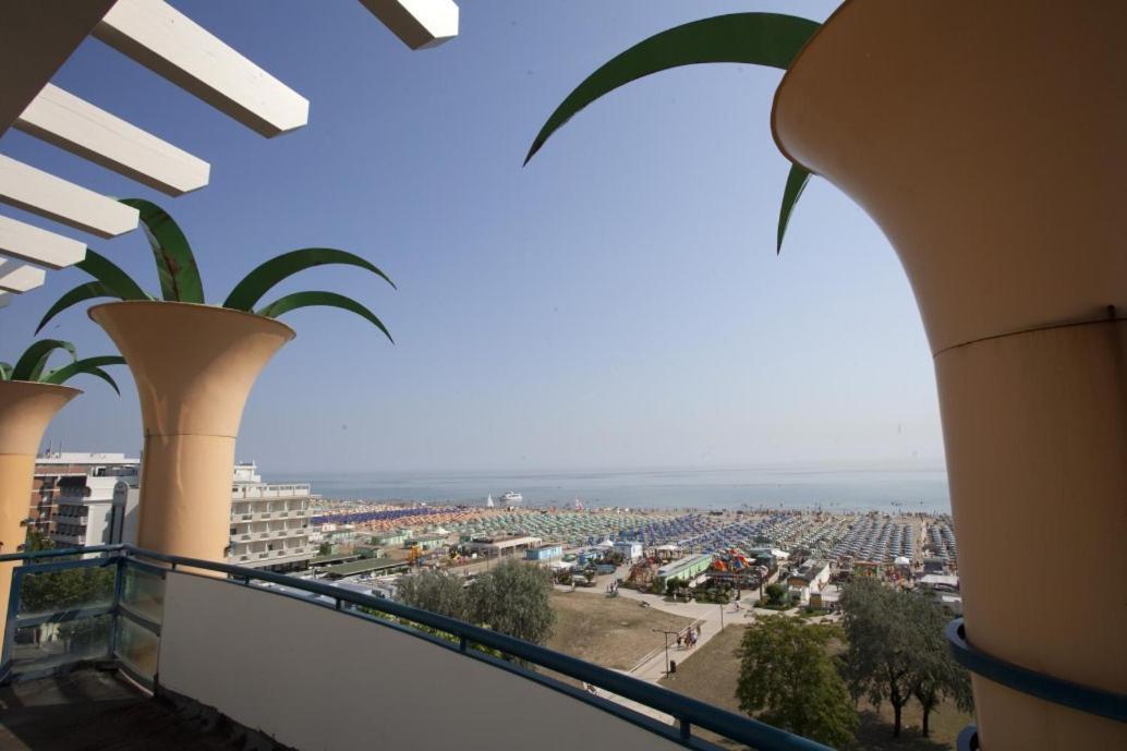 Hotel Palm Beach B&B Sea View Rimini Buitenkant foto