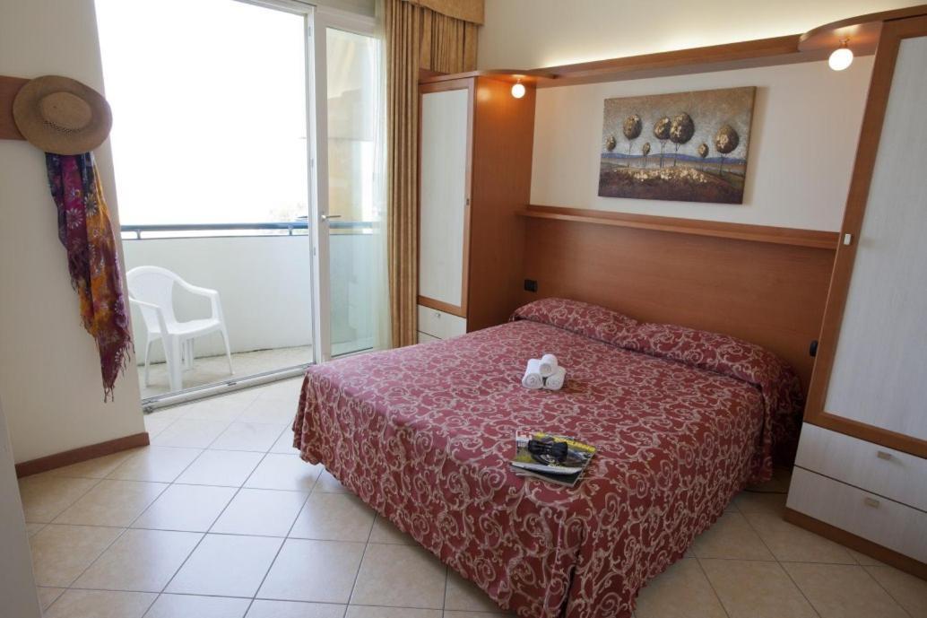 Hotel Palm Beach B&B Sea View Rimini Buitenkant foto